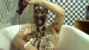 pie-burglar-makes-a-mess-in-th_4.jpg